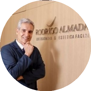 Dr. Rodrigo de Oliveira Almada