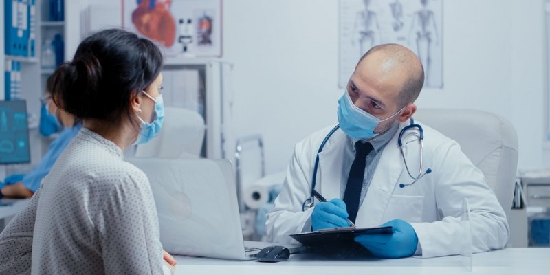 Cuidados em clínicas e consultórios durante a pandemia de COVID-19